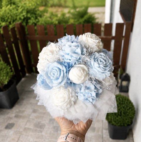 Bukiet mydlany Flower Box z mydełek prezent dla niej urodziny 24 cm